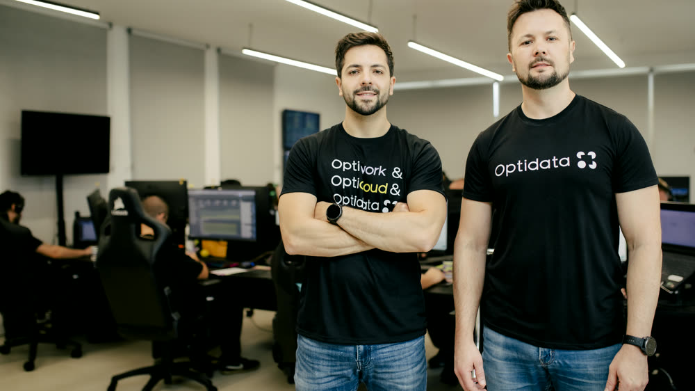 Darlan e Liandro Segalin no escritório da Optidata